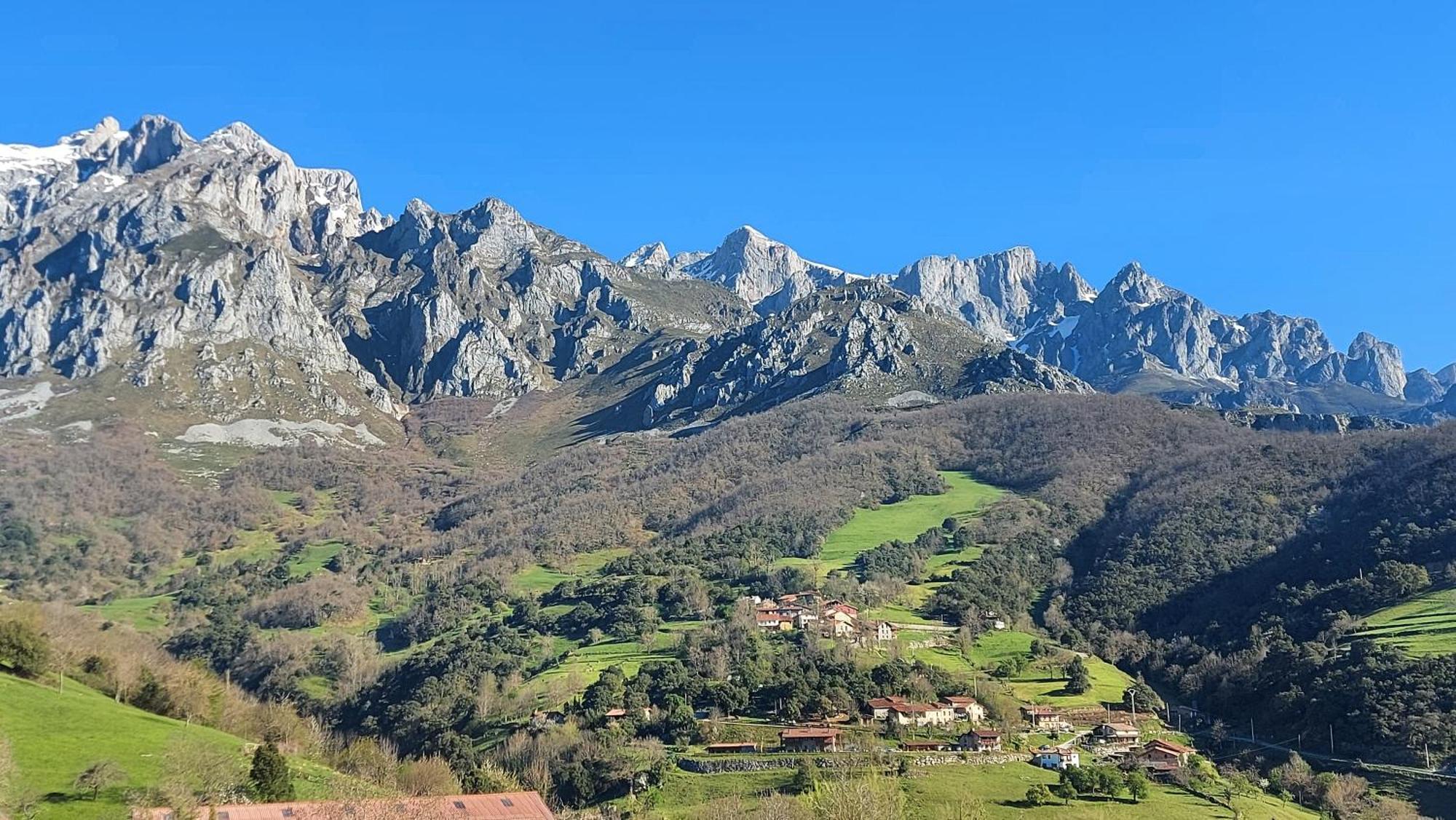 Apartamentos Rurales Los Picos De Redo Camaleno Luaran gambar