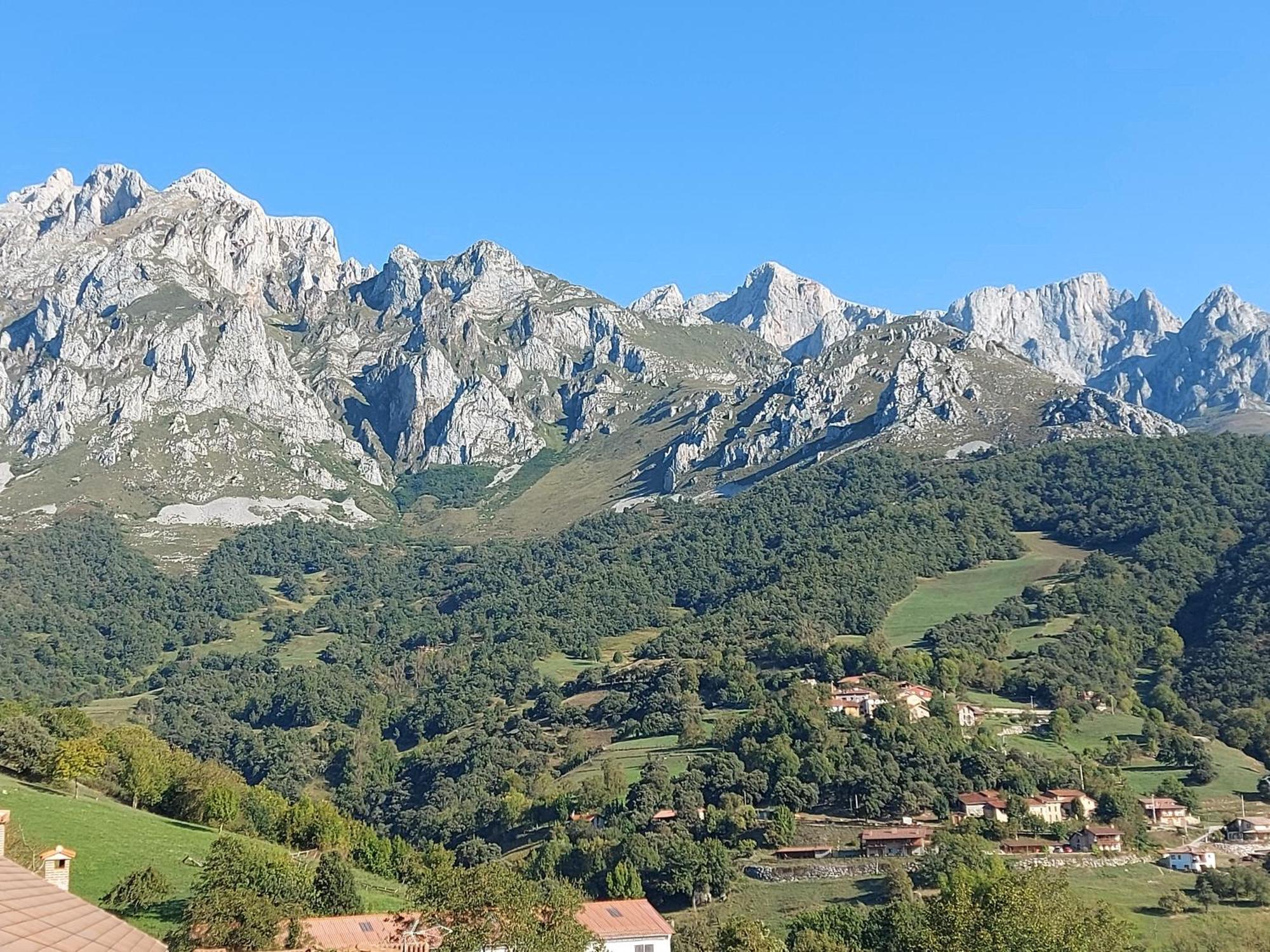 Apartamentos Rurales Los Picos De Redo Camaleno Luaran gambar