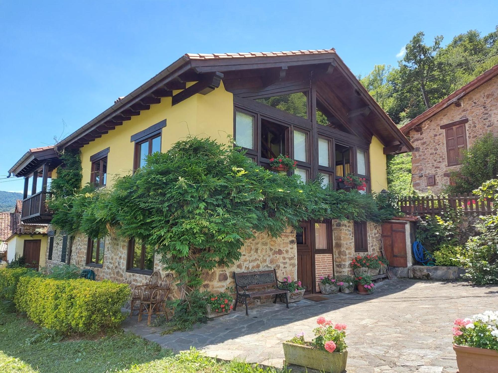 Apartamentos Rurales Los Picos De Redo Camaleno Luaran gambar
