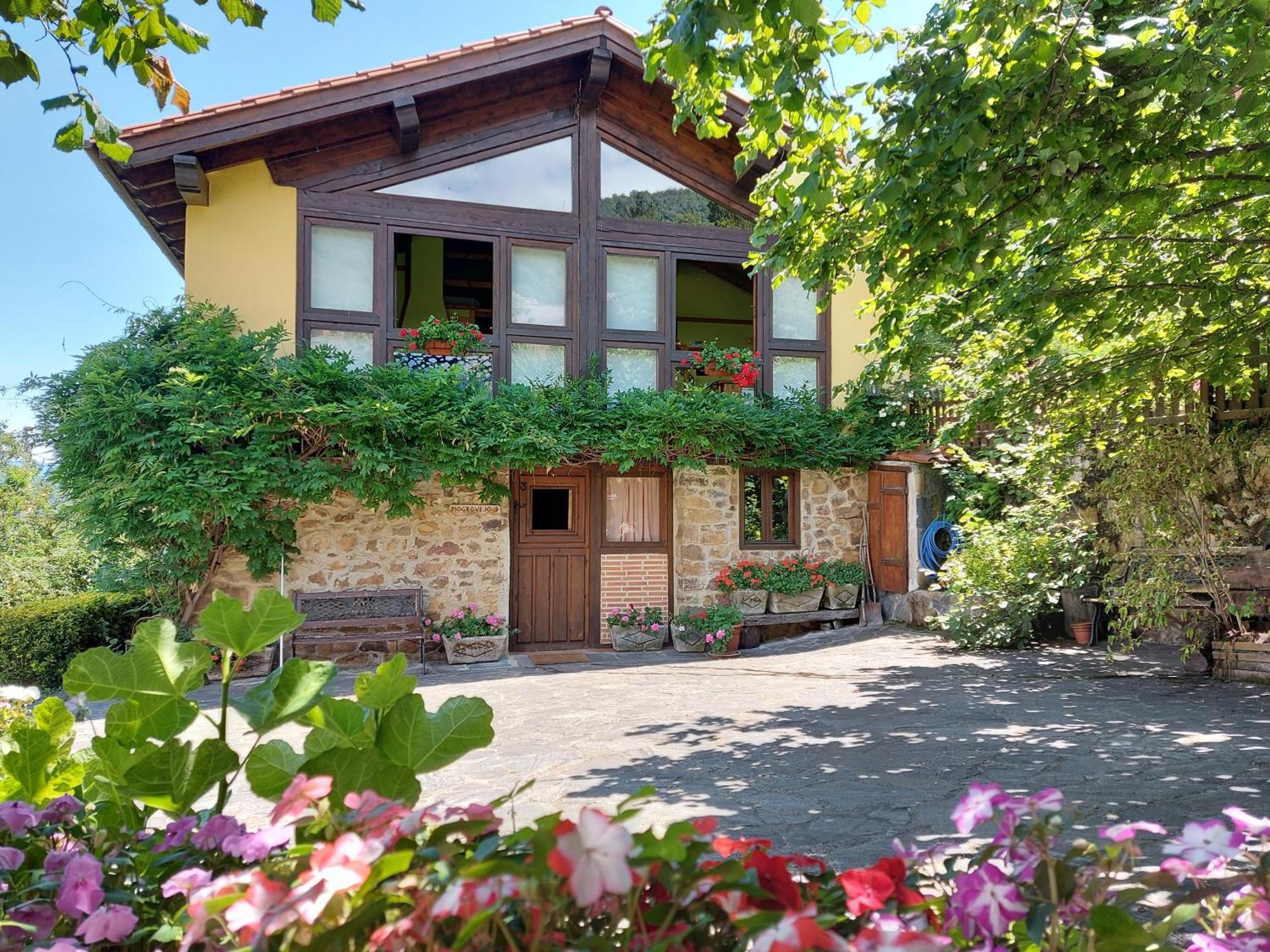 Apartamentos Rurales Los Picos De Redo Camaleno Luaran gambar