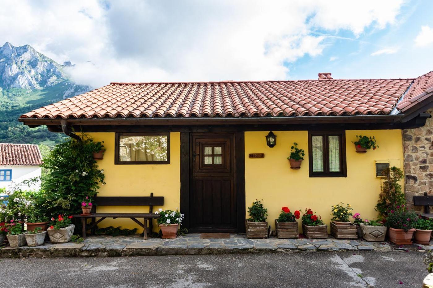 Apartamentos Rurales Los Picos De Redo Camaleno Luaran gambar