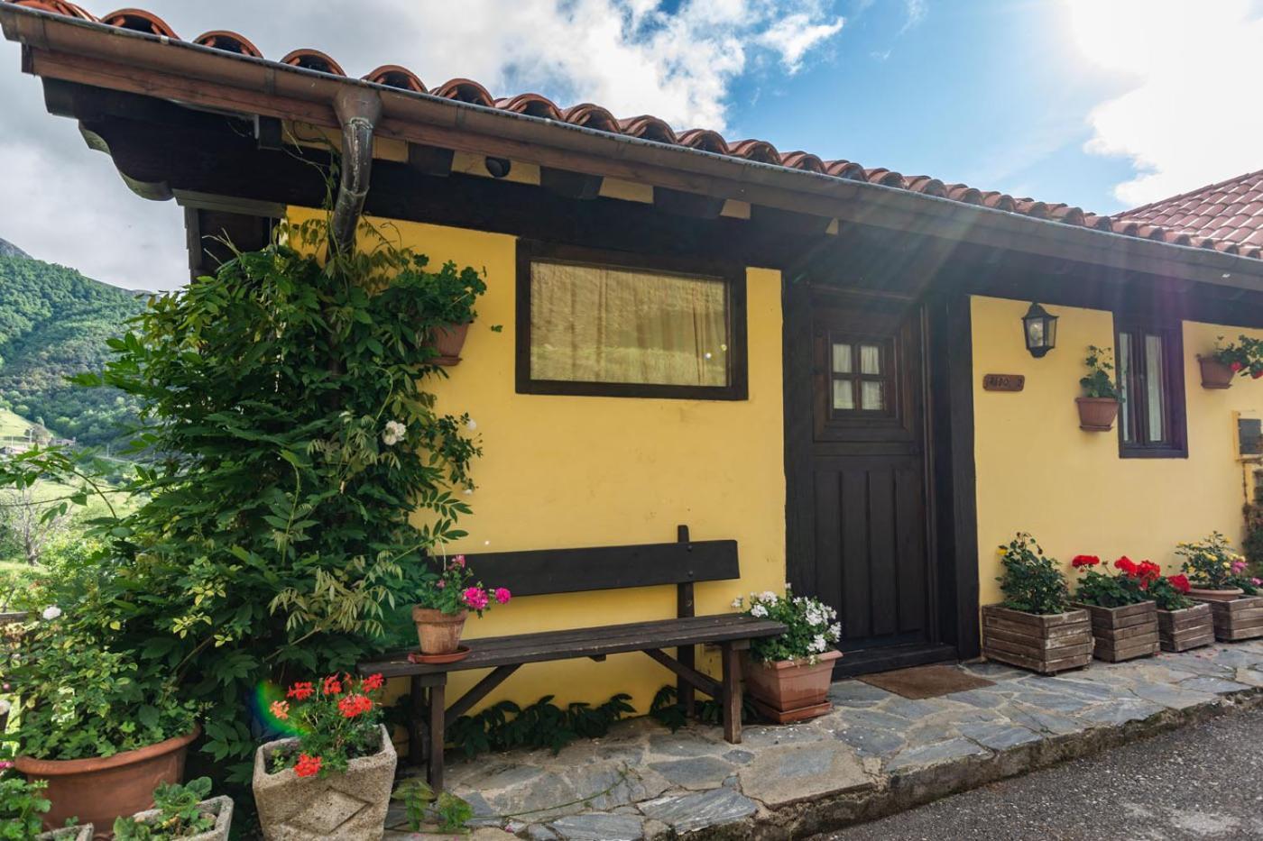 Apartamentos Rurales Los Picos De Redo Camaleno Luaran gambar