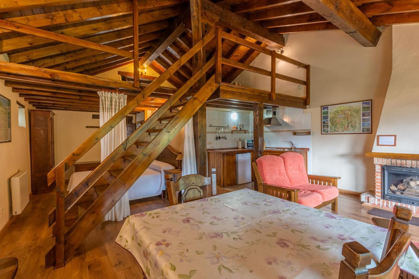 Apartamentos Rurales Los Picos De Redo Camaleno Luaran gambar